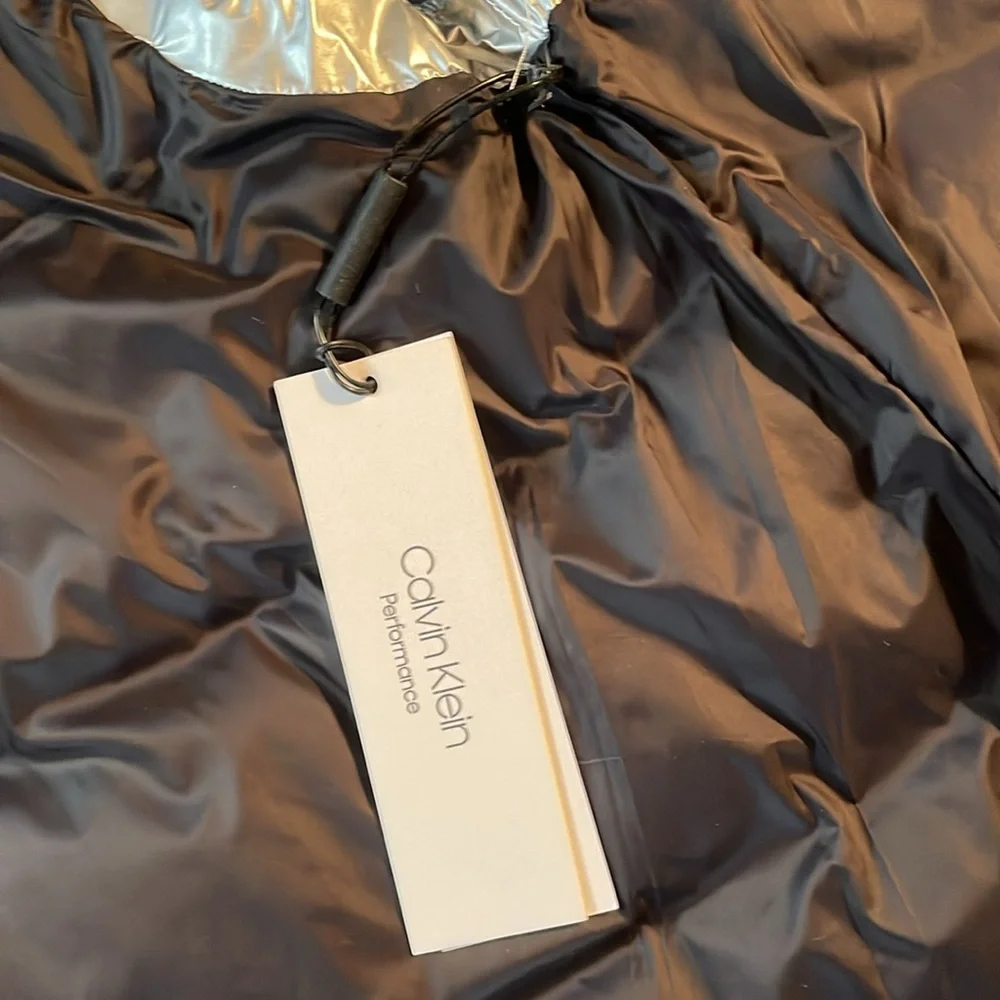 Gorgeous NWT Calvin Klein performance metallic silver puffer vest CUTE S 💋 - Picture 6 of 8
